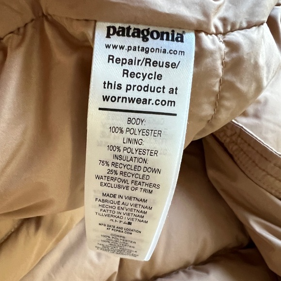 Patagonia Men’s Silent Down Parka - Picture 9 of 9